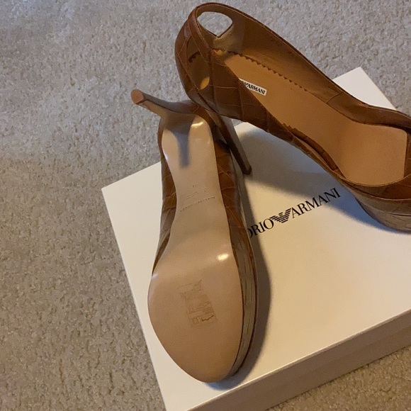 Shoes - Picture 2 of 3